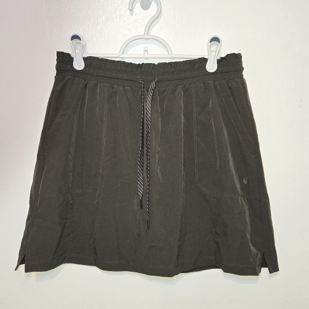 Apana Size Medium Womens Athletic Skirt Tennis Golf Olive Green